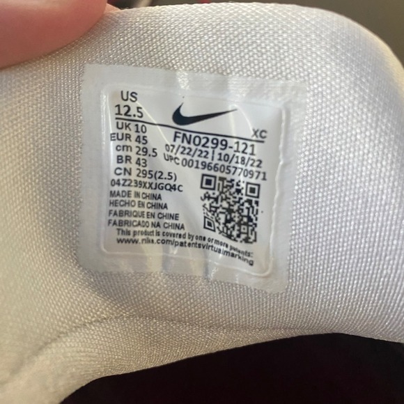 12.5‎ Nike Zoom GT Cut 2 "Sisterhood" White Gold Maroon Basketball Preowned FLAW - Picture 9 of 10